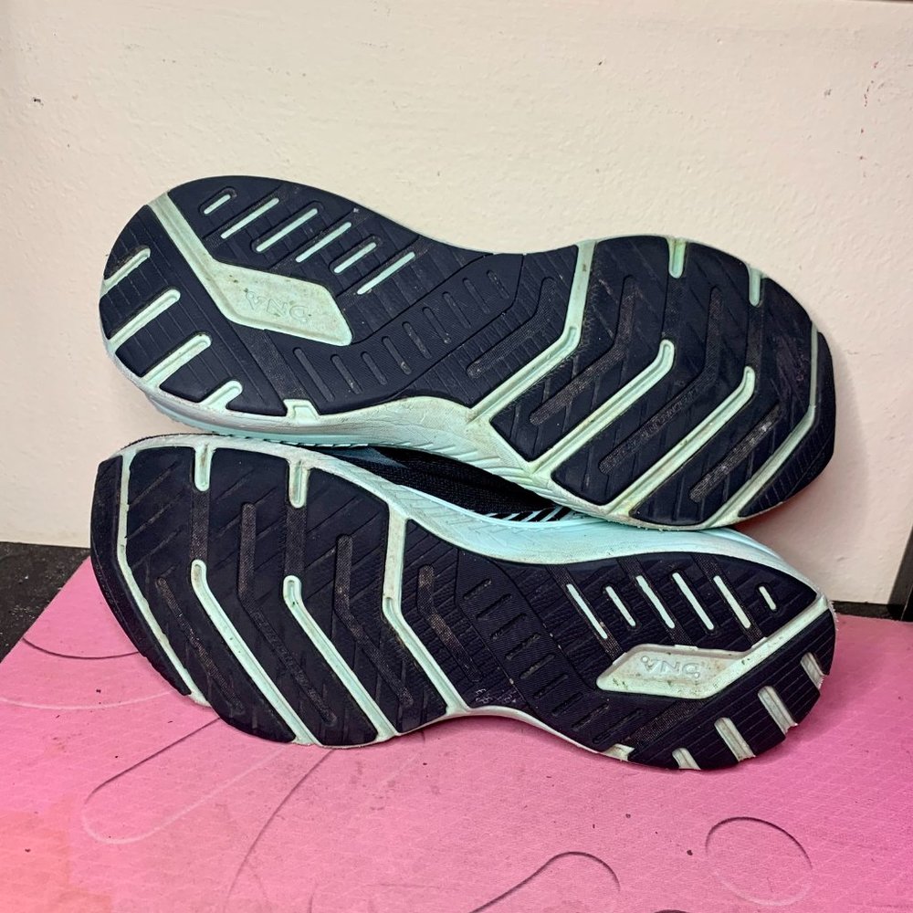 Womens Brooks Launch Gts 8 Black Running Shoes Size 9… Gem